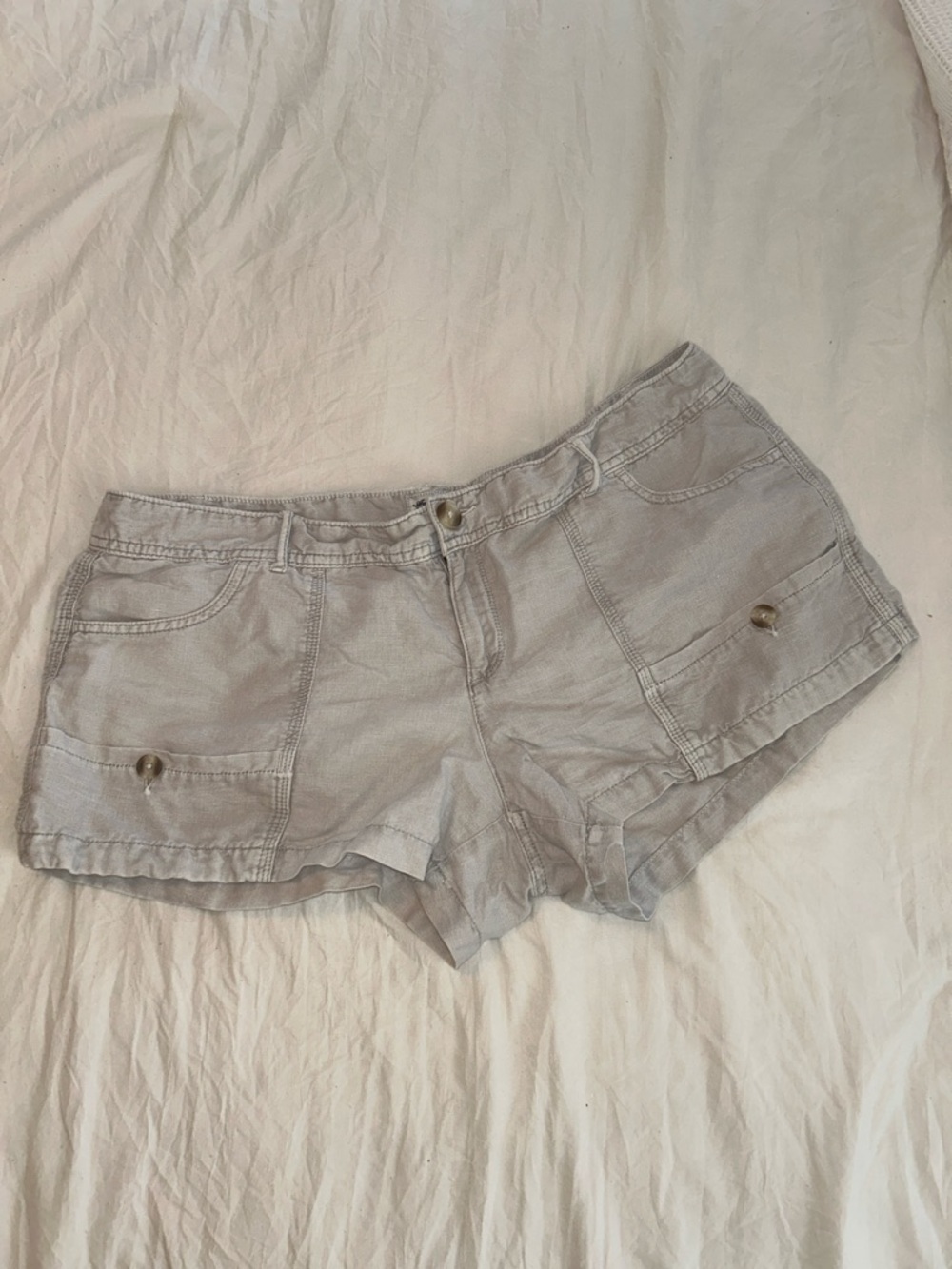 American Eagle Outfitters Light Gray Cargo Pocket Shorts